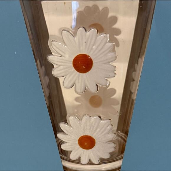 Soho Loft Clear Cups Daisy Flower Indoor/Outdoor Drinkware 14 Oz BPA Free - Picture 2 of 3
